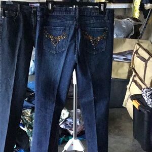 Blue Skinny Jeans with Decorative Stitching